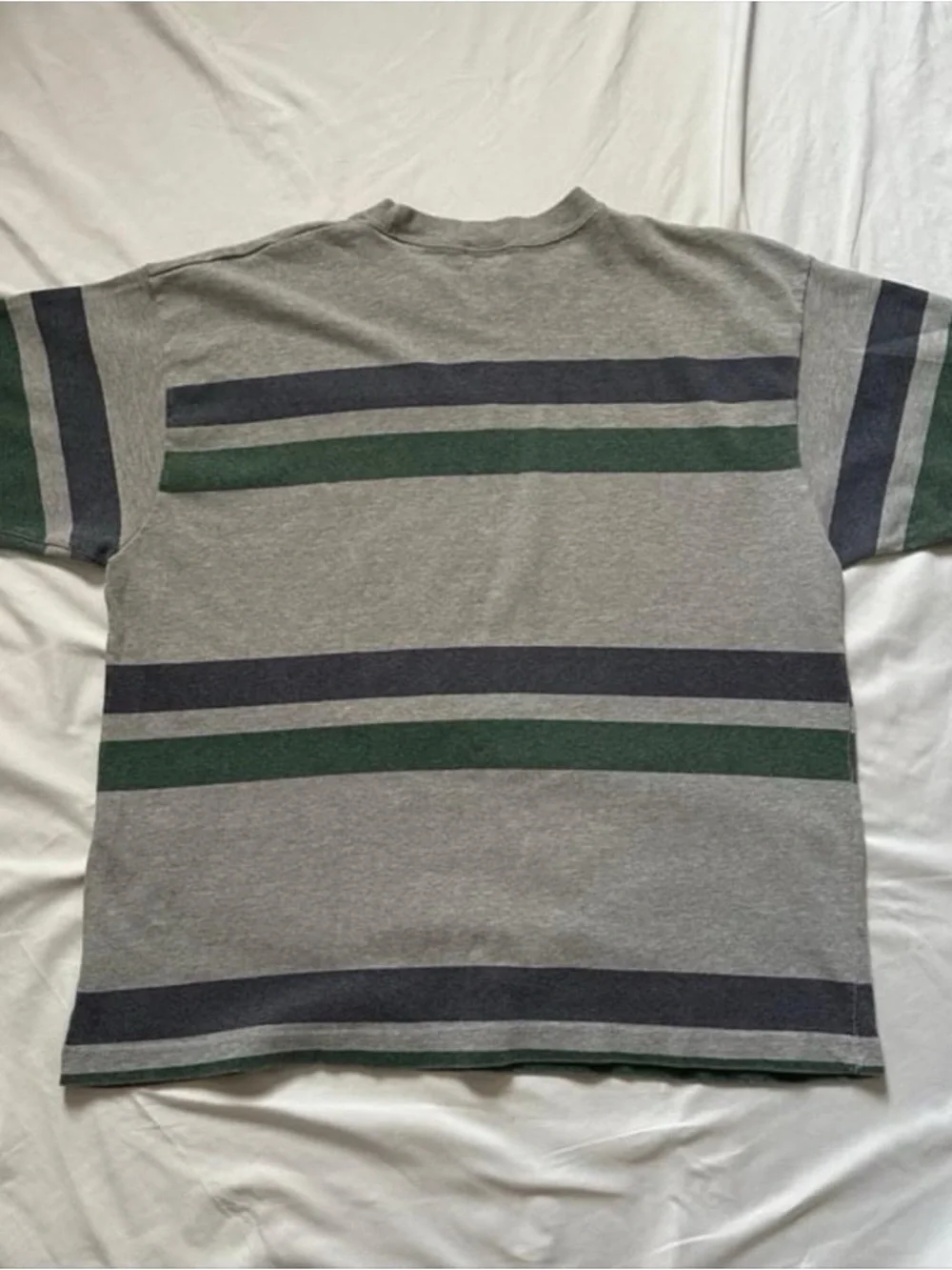 Vintage 1990s Guess Grey Striped Crewneck Tee - Grey, Green & Navy medium - Picture 5 of 6